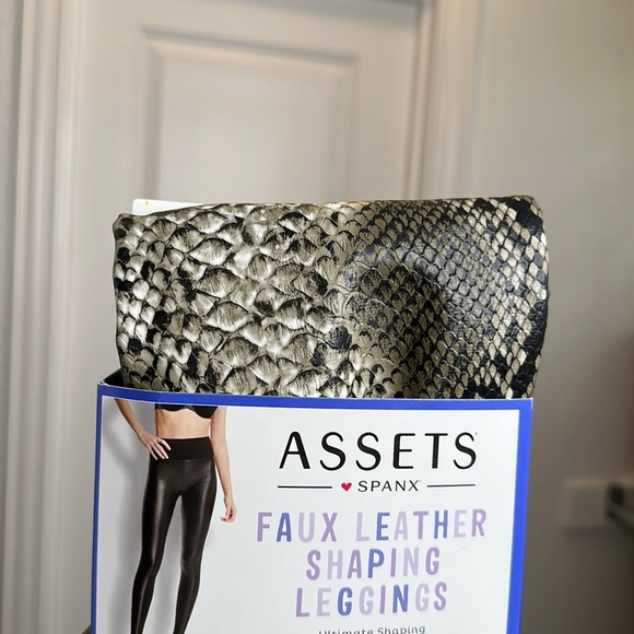 NIB!  Asset Spanx Faux Leather Snake print Shaping Leggings Sz‎ Medium - Picture 8 of 8